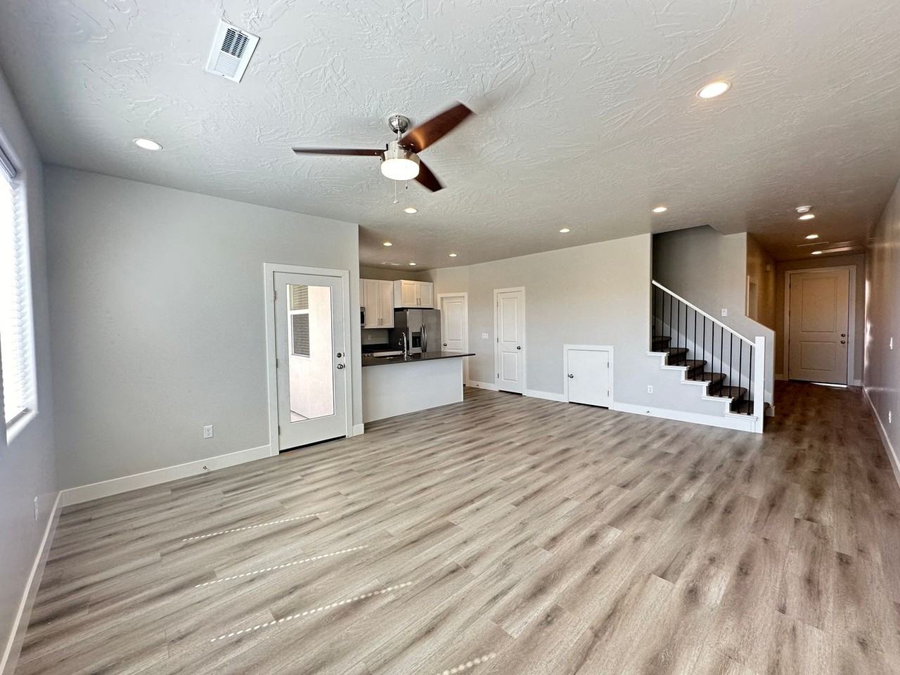 1131 S 4380 W - Photo 6 of 41