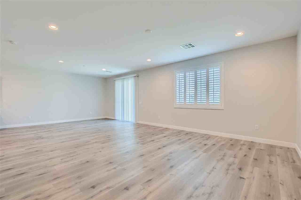 17 Pivot Ave - Photo 3 of 27