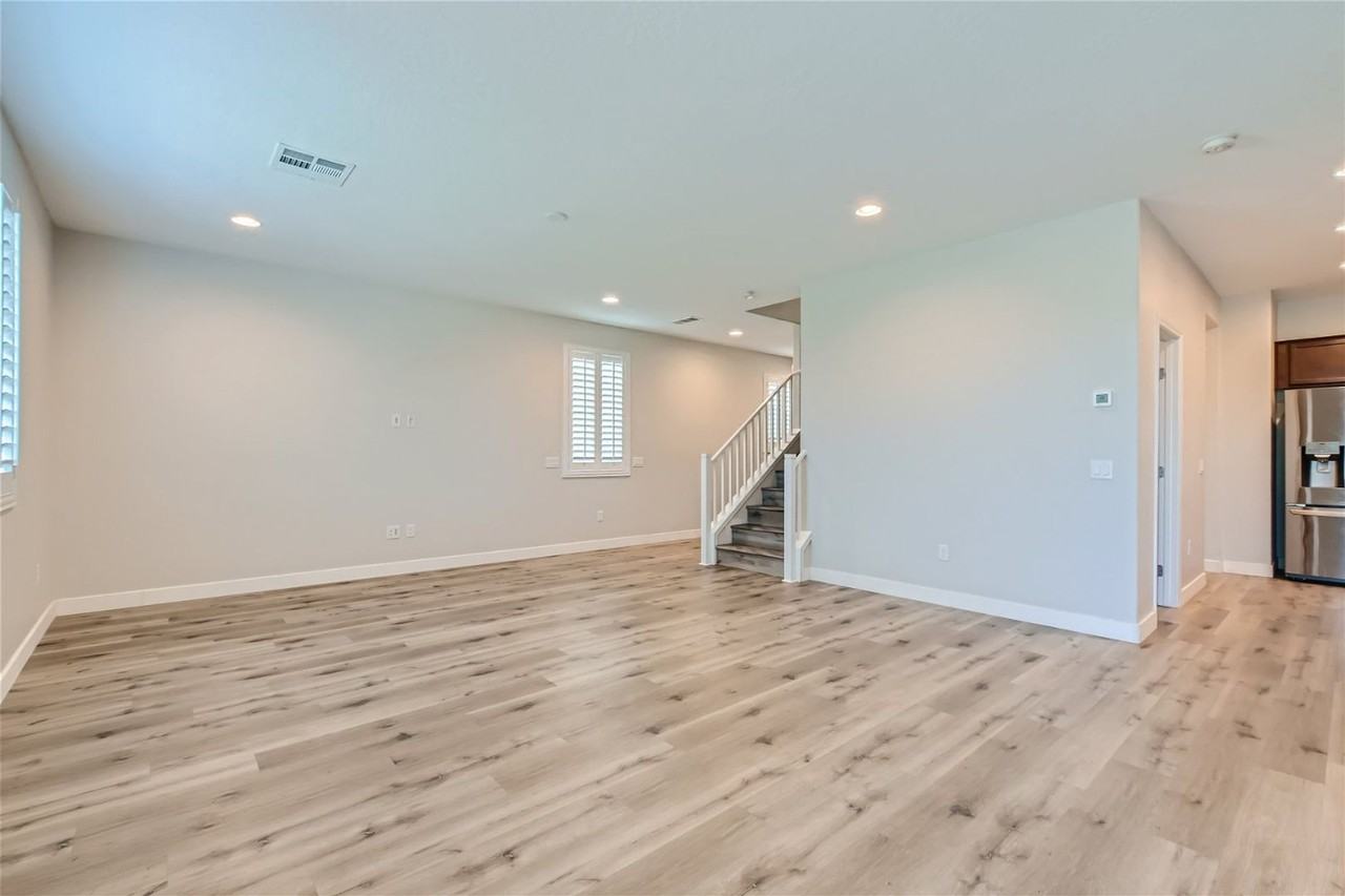 17 Pivot Ave - Photo 4 of 27