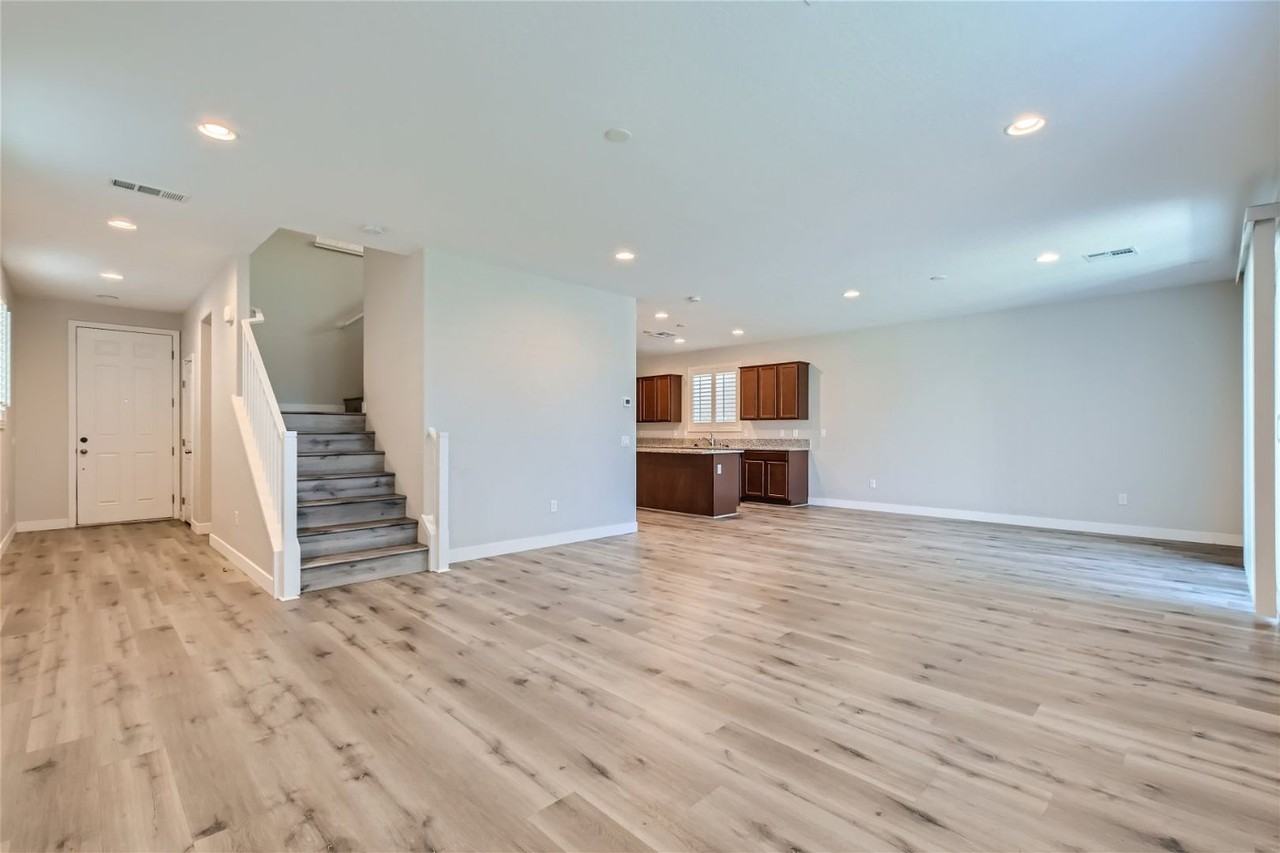 17 Pivot Ave - Photo 6 of 27