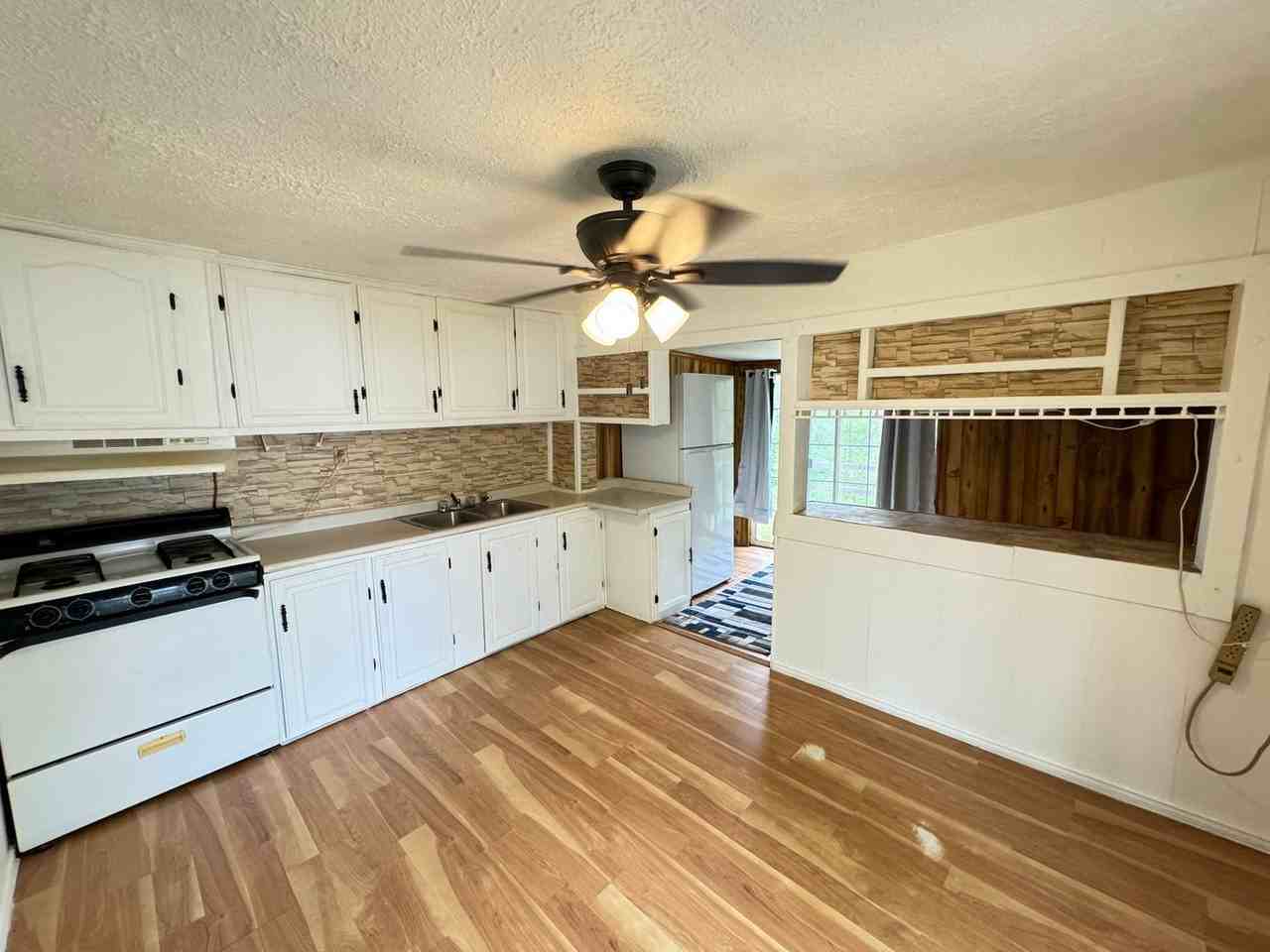 3105 E 700 N - Photo 2 of 10