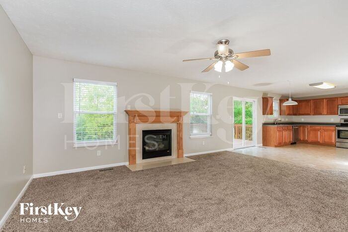 6311 Sara Ct - Photo 3 of 15