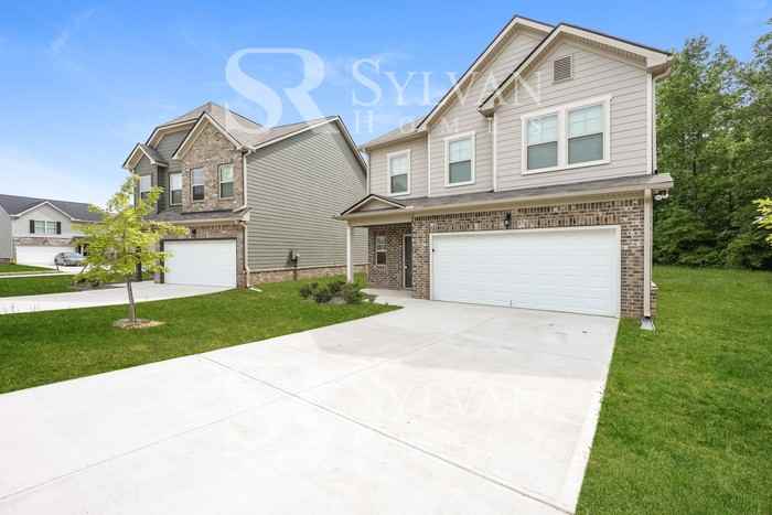 140 Avonwood Cir - Photo 3 of 16