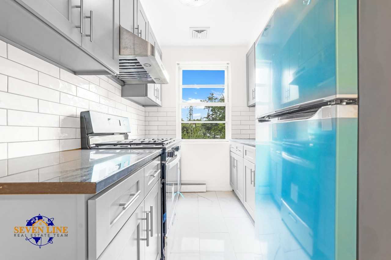 8306 77th Ave #2R - Photo 3 of 18