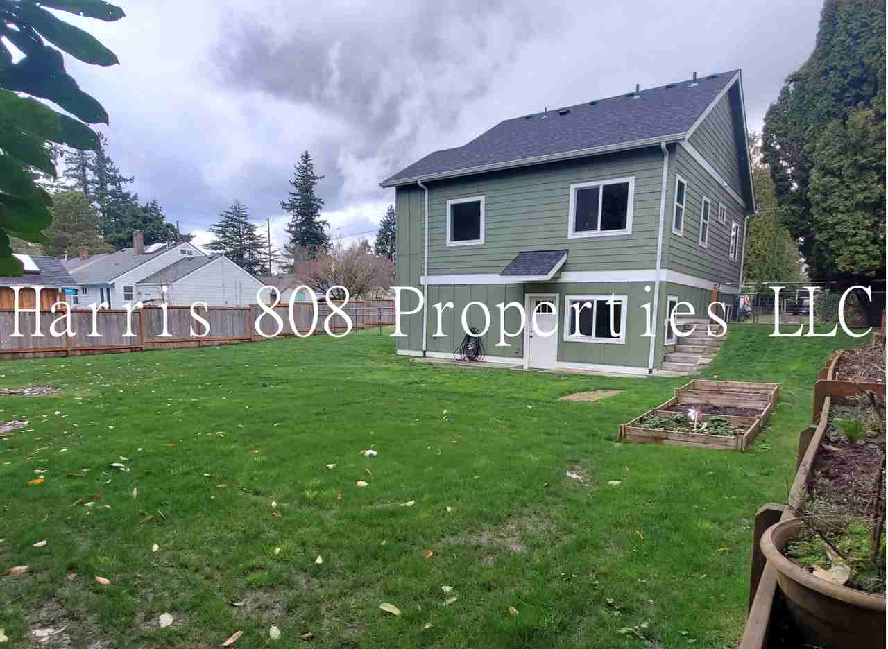 4106 Se Llewellyn St #NA - Photo 3 of 16