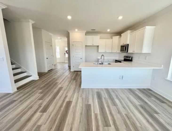 21806 Kelly Pines Pl #NA - Photo 3 of 8