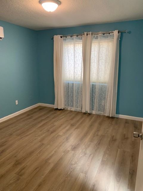 818 Knox Ct Ne #NA - Photo 2 of 16