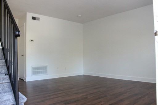 432 Vineyard Park Rd - Photo 2 of 8