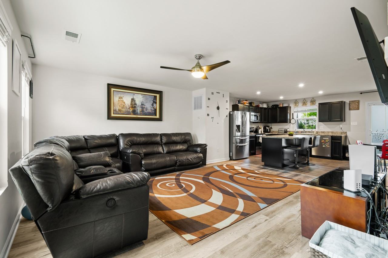 21012 Baileys Grove Dr #1 - Photo 4 of 31