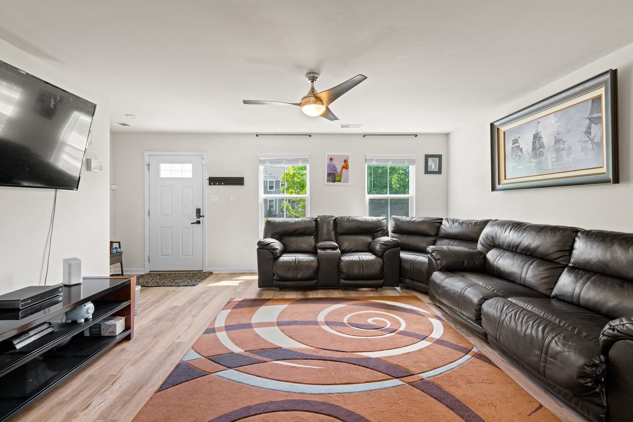 21012 Baileys Grove Dr #1 - Photo 6 of 31