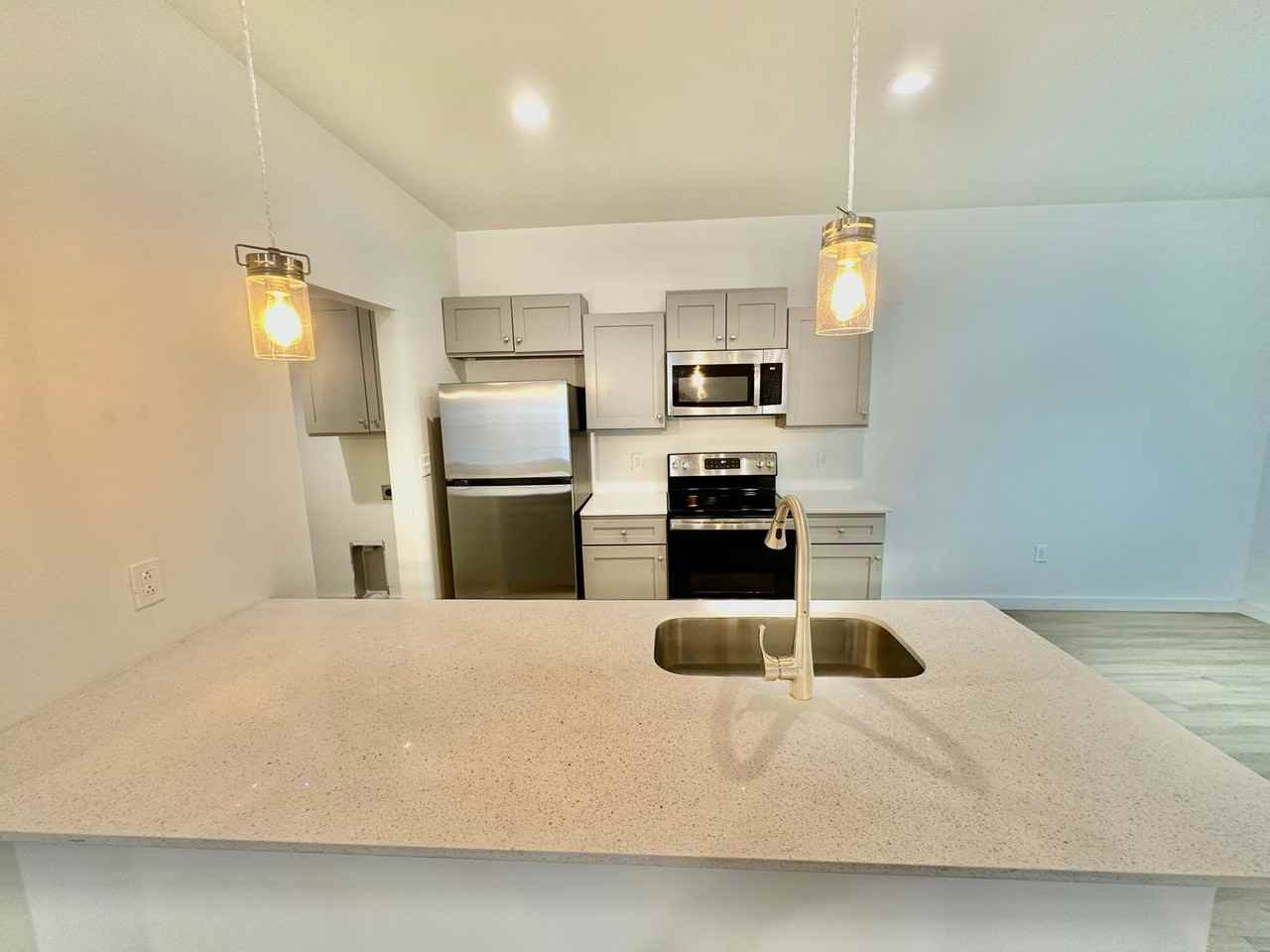 5705 Kemper - Photo 3 of 28