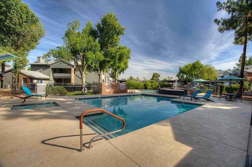 15449 N 25th Ave - Photo 7 of 47