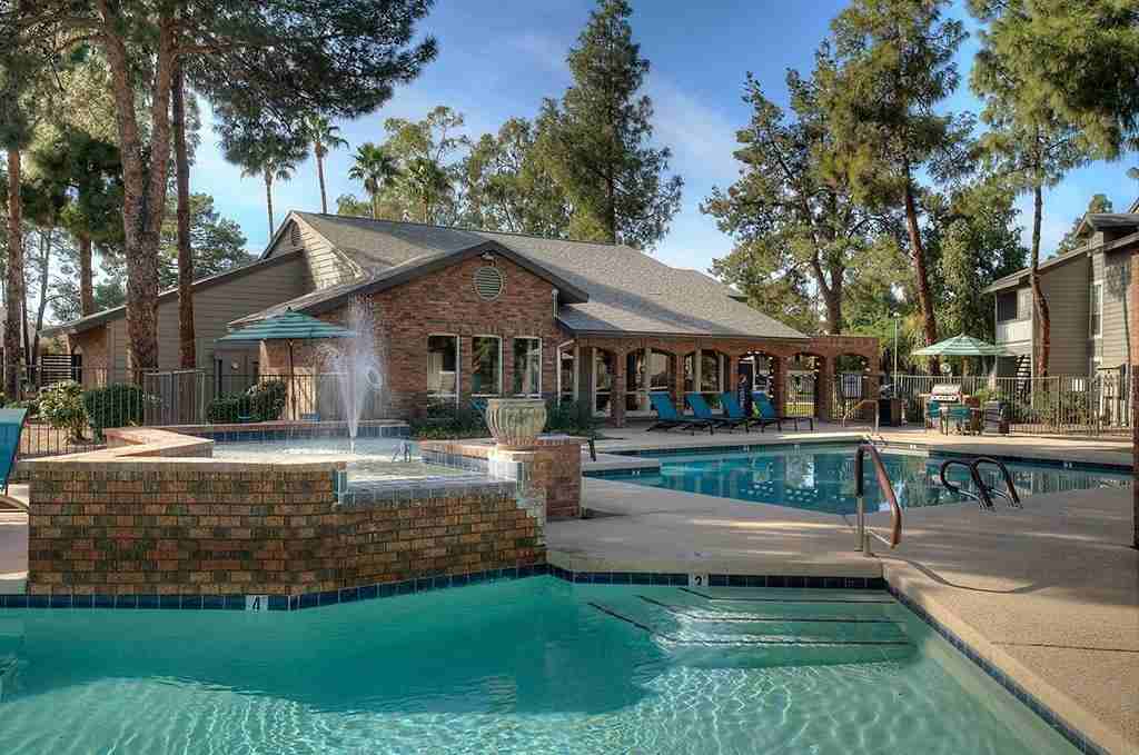 15449 N 25th Ave - Photo 4 of 47