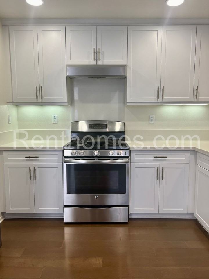 8862 Promenade North Pl - Photo 5 of 28