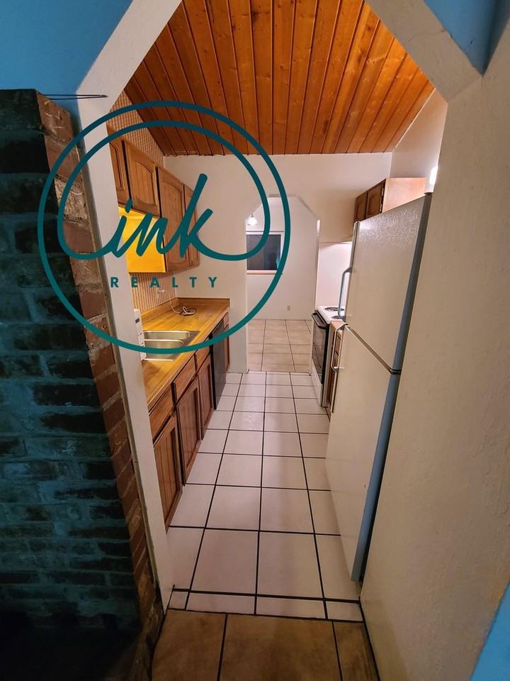 WAR14-14 Warwick Hills Dr. - Photo 3 of 13