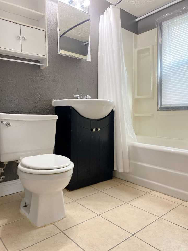 1111 N 50th St - Photo 2 of 30