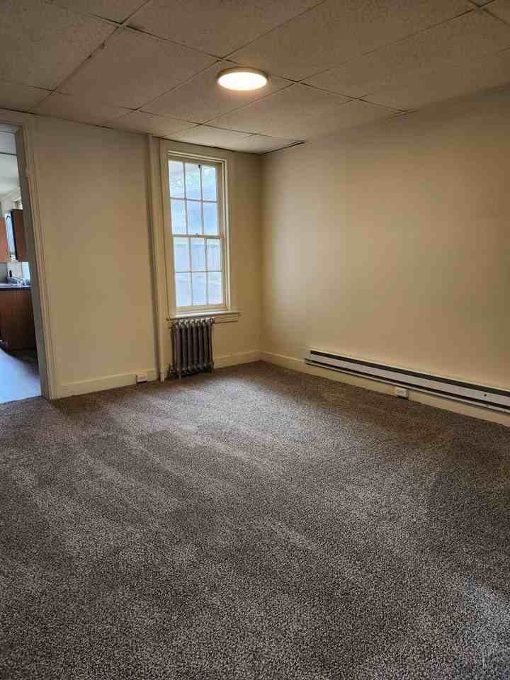 149 S Pershing Ave - Photo 4 of 14