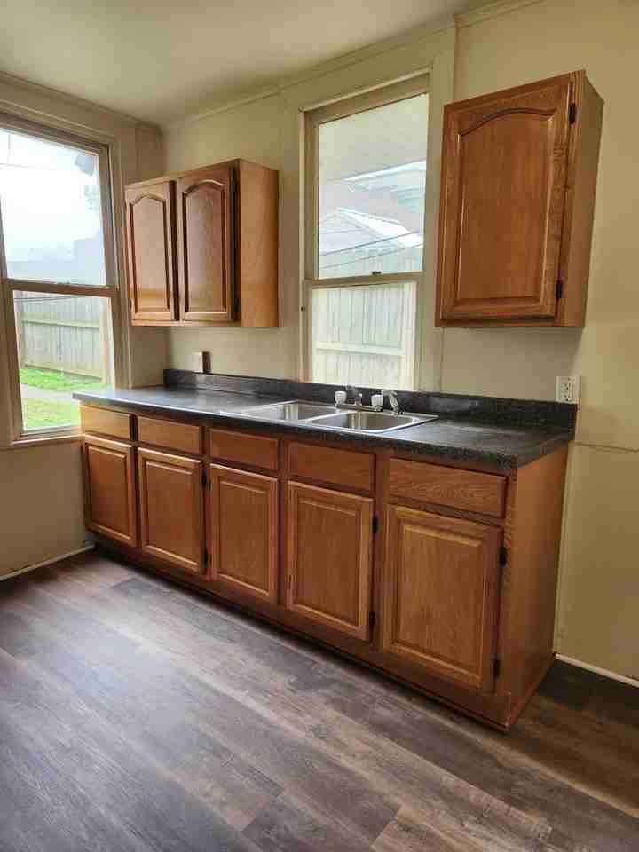 149 S Pershing Ave - Photo 6 of 14
