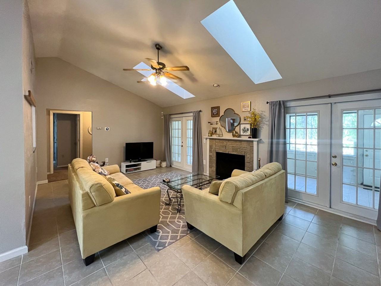 5525 Sw 98th Ter - Photo 2 of 28