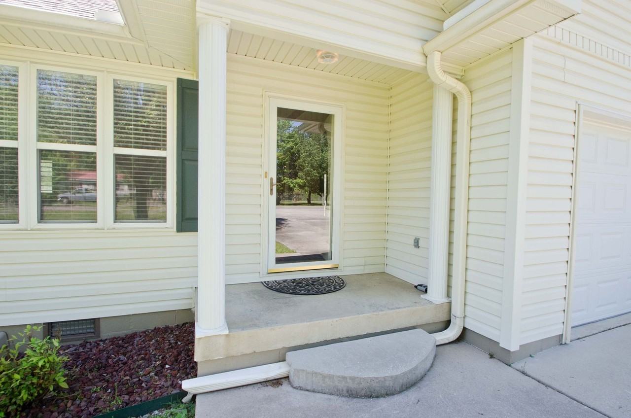 17315 Holland Hts - Photo 5 of 36