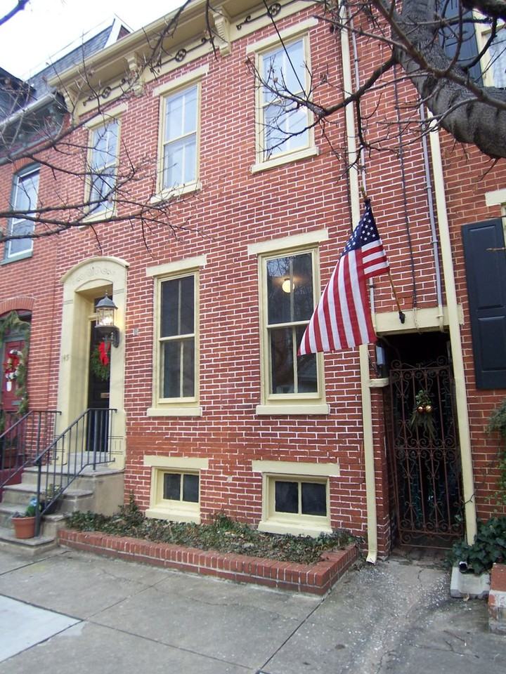 145 S Pershing Ave - Photo 2 of 27