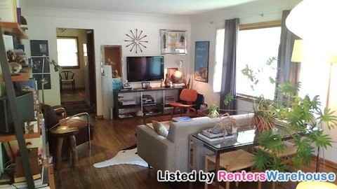 5158 Queen Ave N - Photo 3 of 15