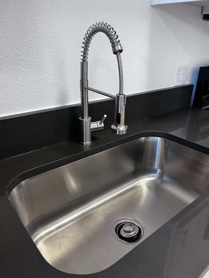 2385 Fairgrounds Rd NE - Photo 6 of 15