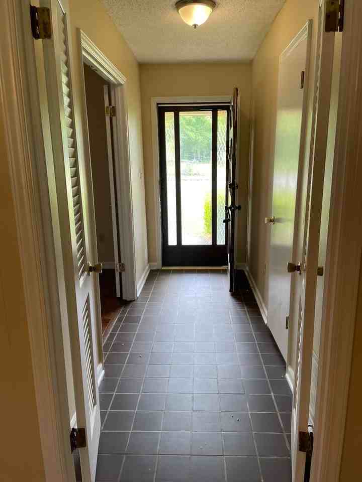 242 Adler Dr - Photo 4 of 25