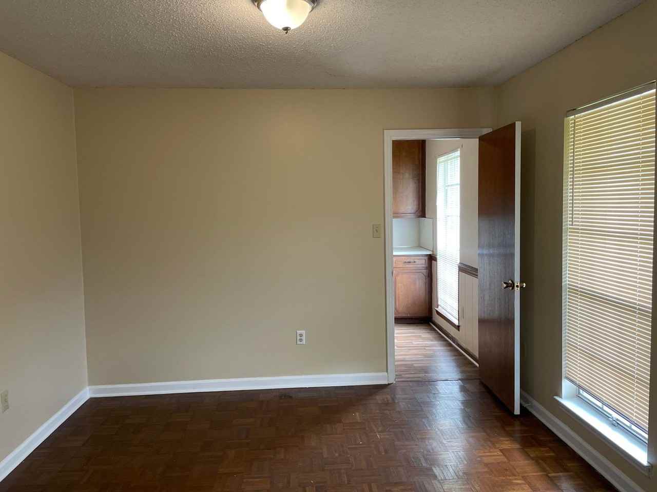 242 Adler Dr - Photo 5 of 25