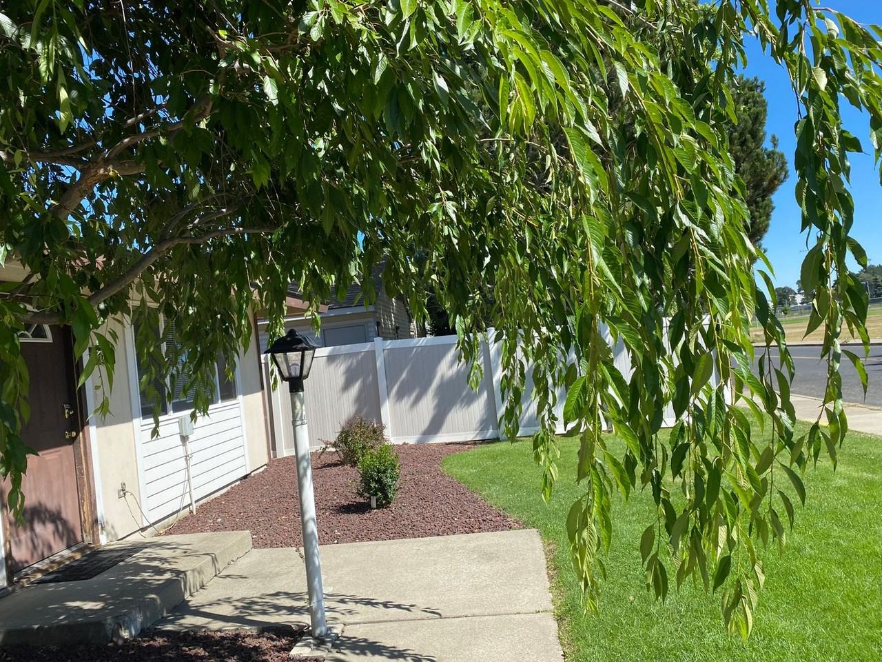 EBURG6 - Photo 2 of 22