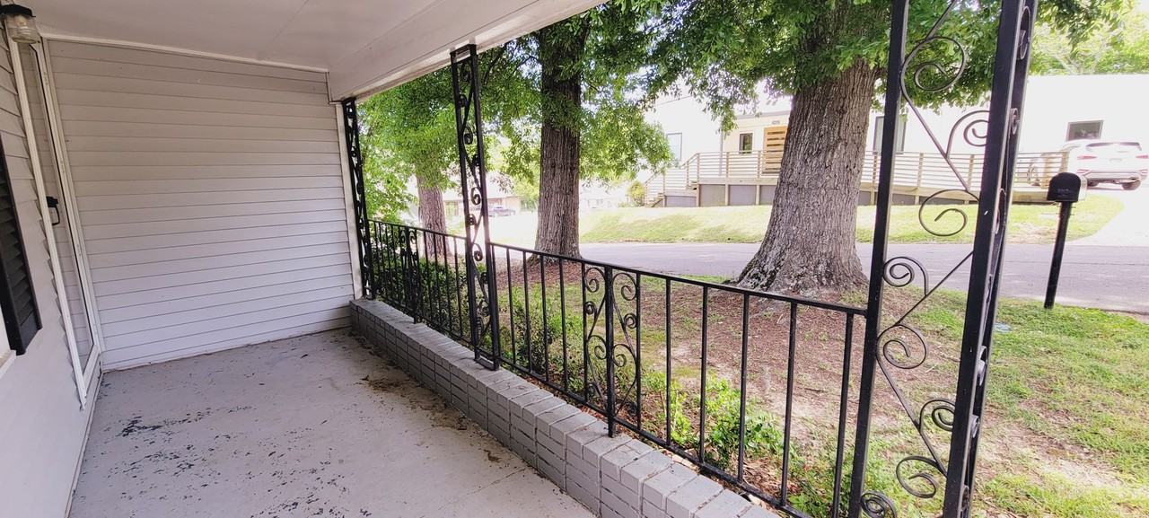 4208 Autumn Ln - Photo 2 of 17