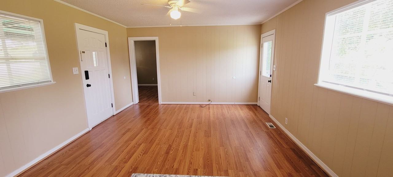 4208 Autumn Ln - Photo 3 of 17