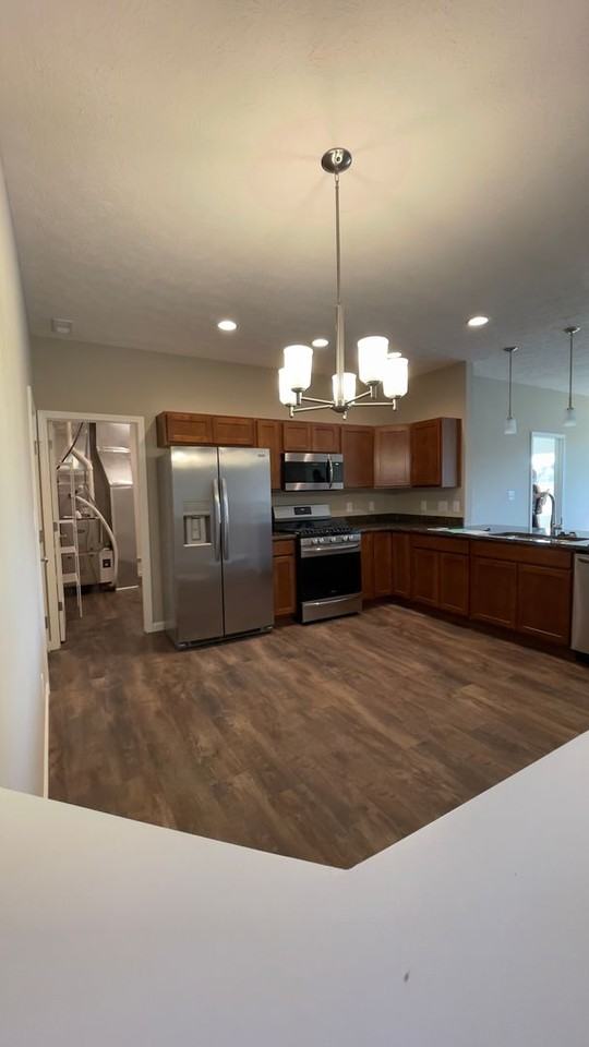 151 Wadsworth Ct - Photo 3 of 20