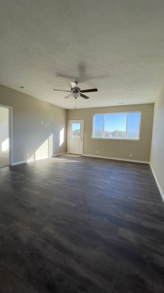 151 Wadsworth Ct - Photo 6 of 20