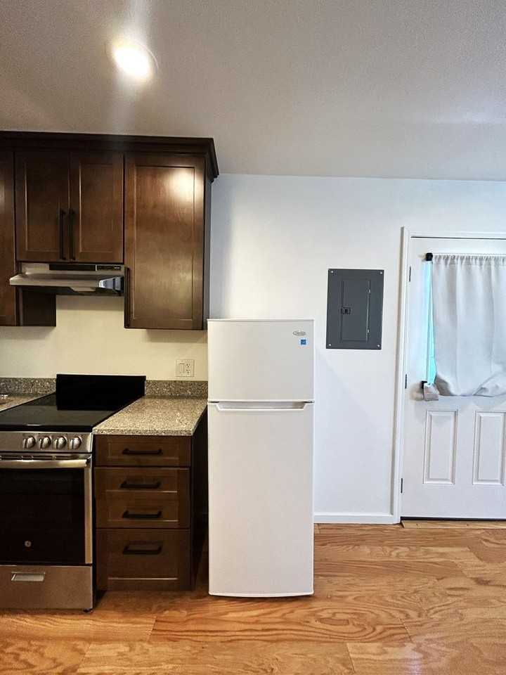 411A Hiller St - Photo 3 of 6