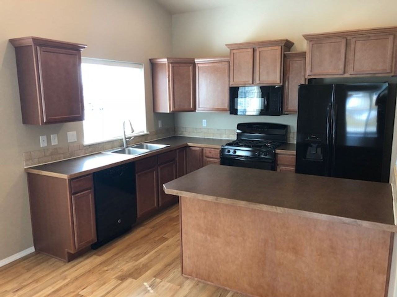110 Bull Frog Dr - Photo 5 of 19