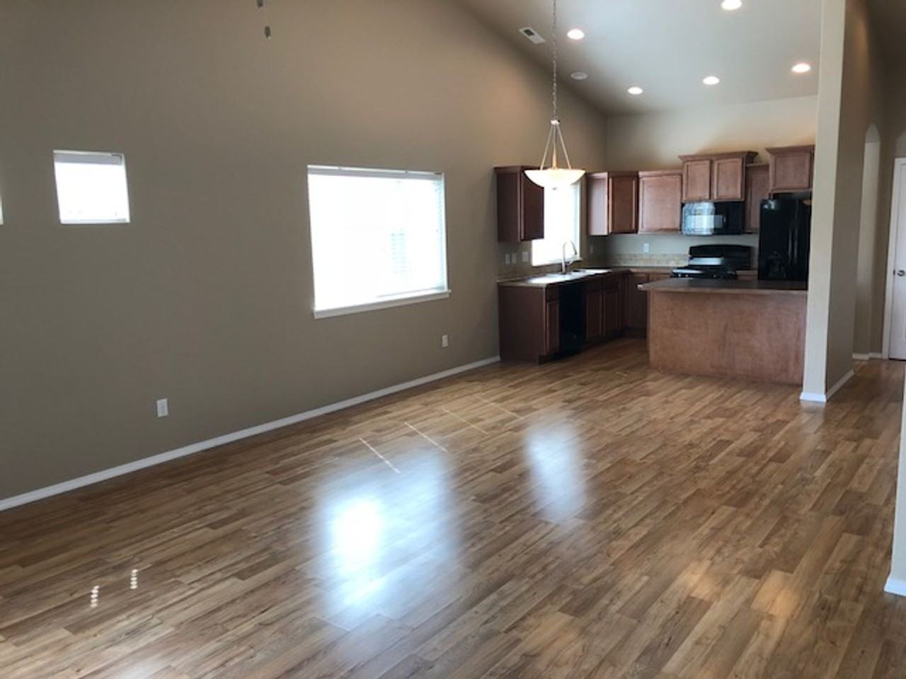 110 Bull Frog Dr - Photo 3 of 19