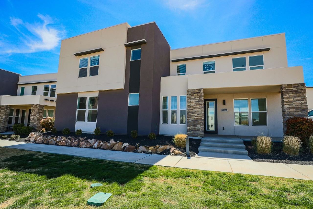 5528 S Ochre Ln - Photo 3 of 42
