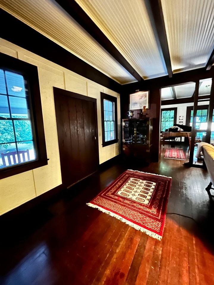 515 Ferncliff Ave Ne - Photo 5 of 41