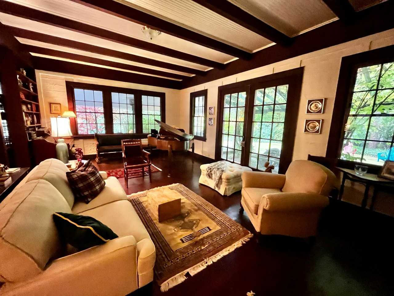 515 Ferncliff Ave Ne - Photo 4 of 41