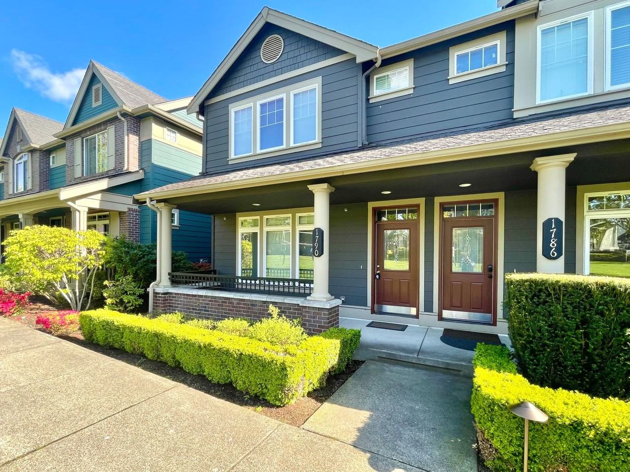 1790 10th Ave Ne - Photo 3 of 30