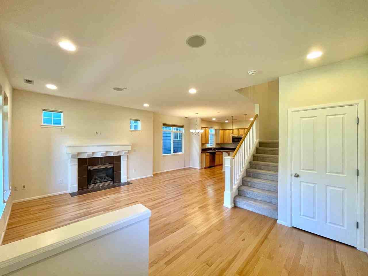 1790 10th Ave Ne - Photo 5 of 30