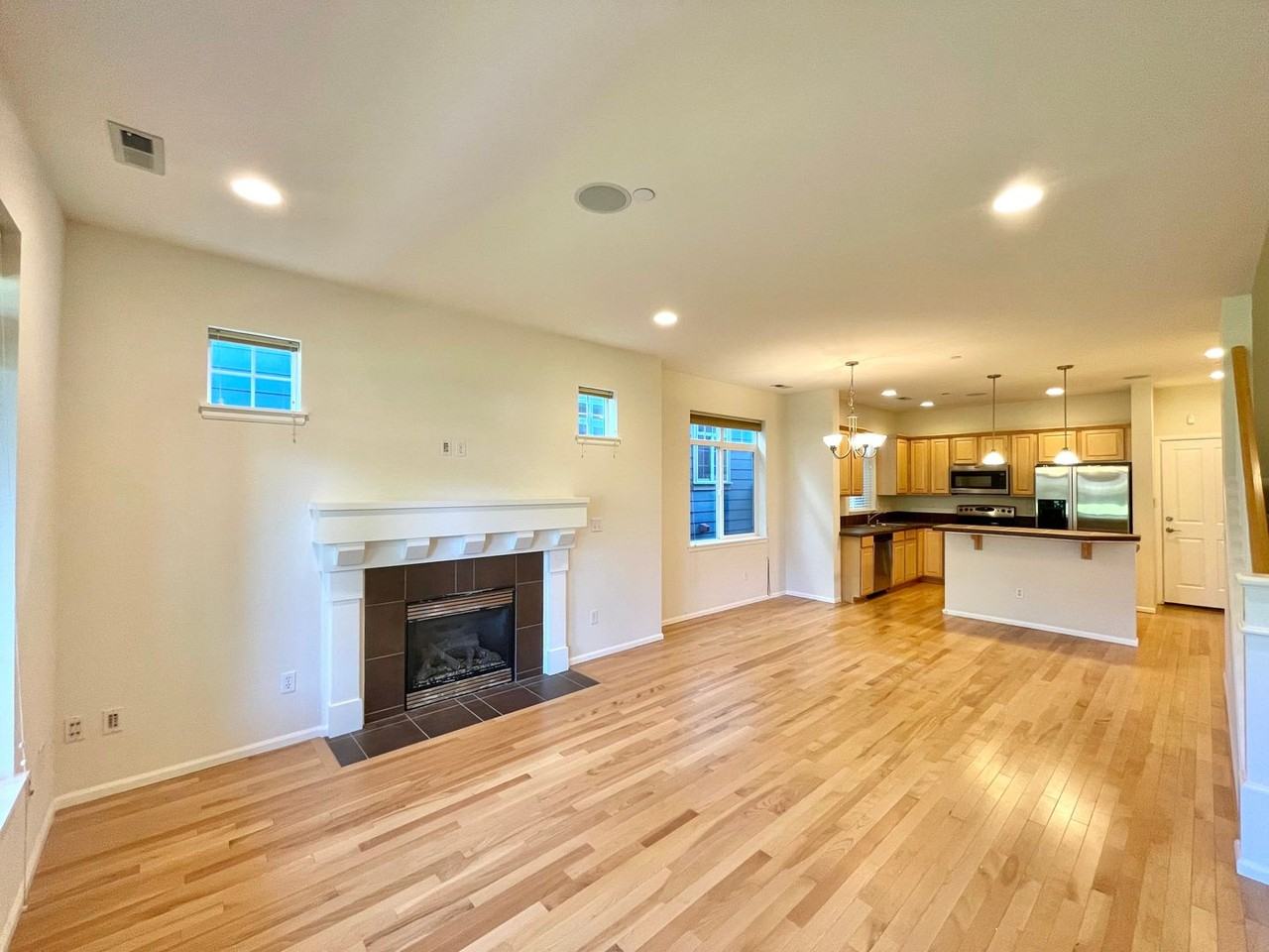1790 10th Ave Ne - Photo 7 of 30