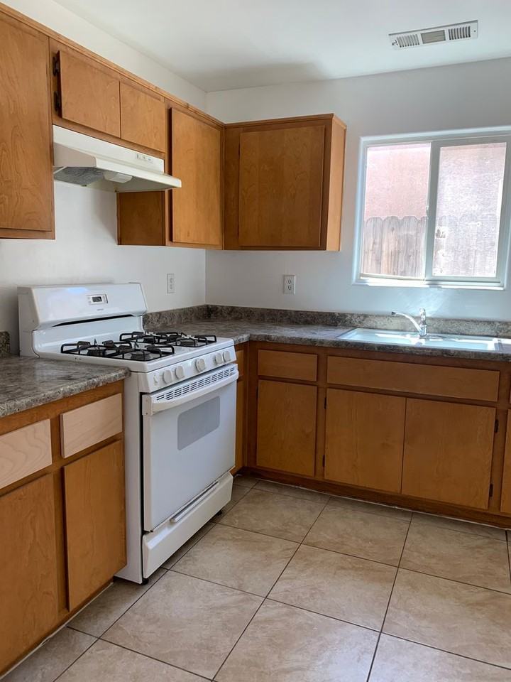 1857 Josephine Ave - Photo 3 of 12