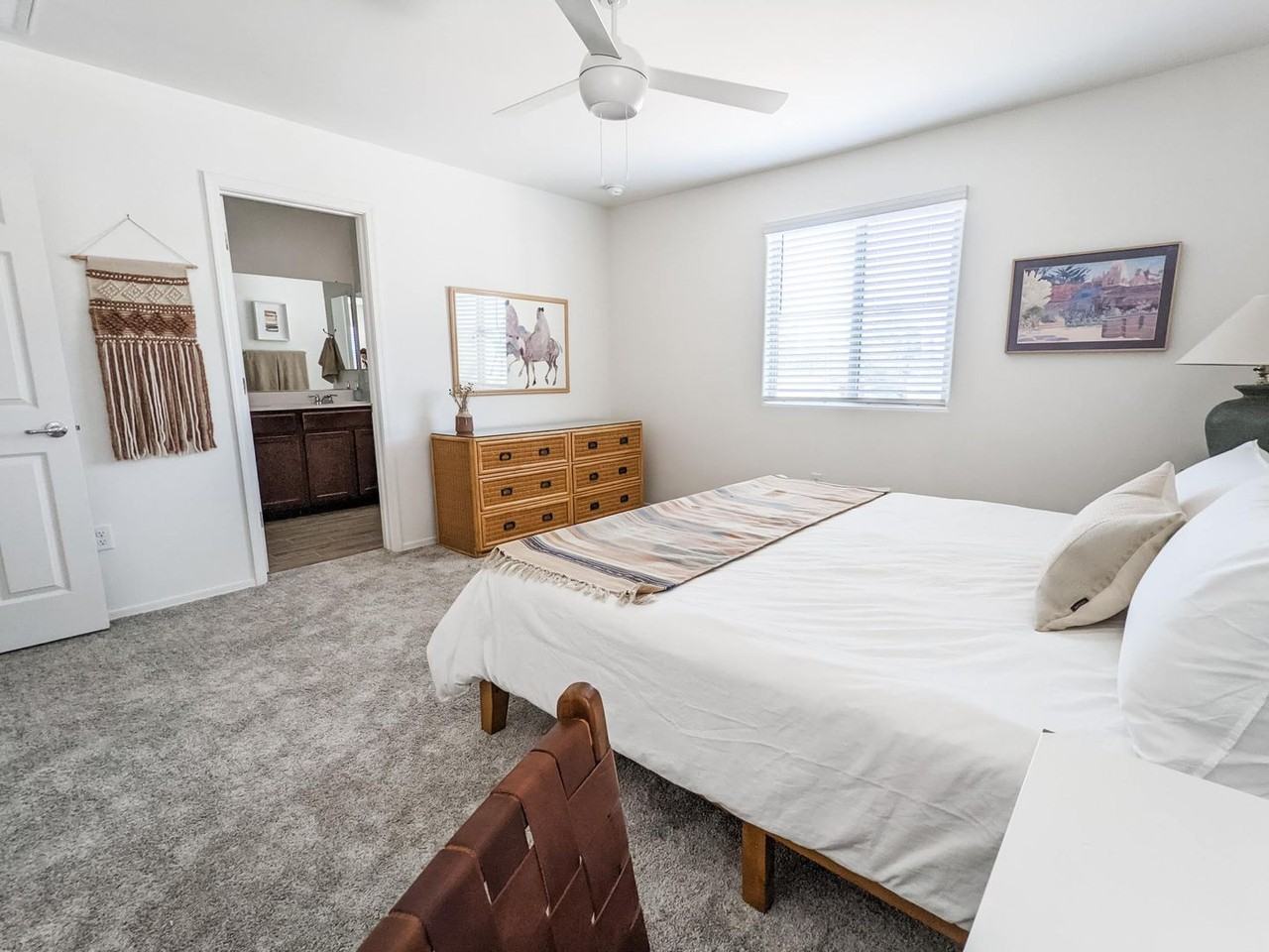 1097 East Ascent Street - Photo 5 of 17