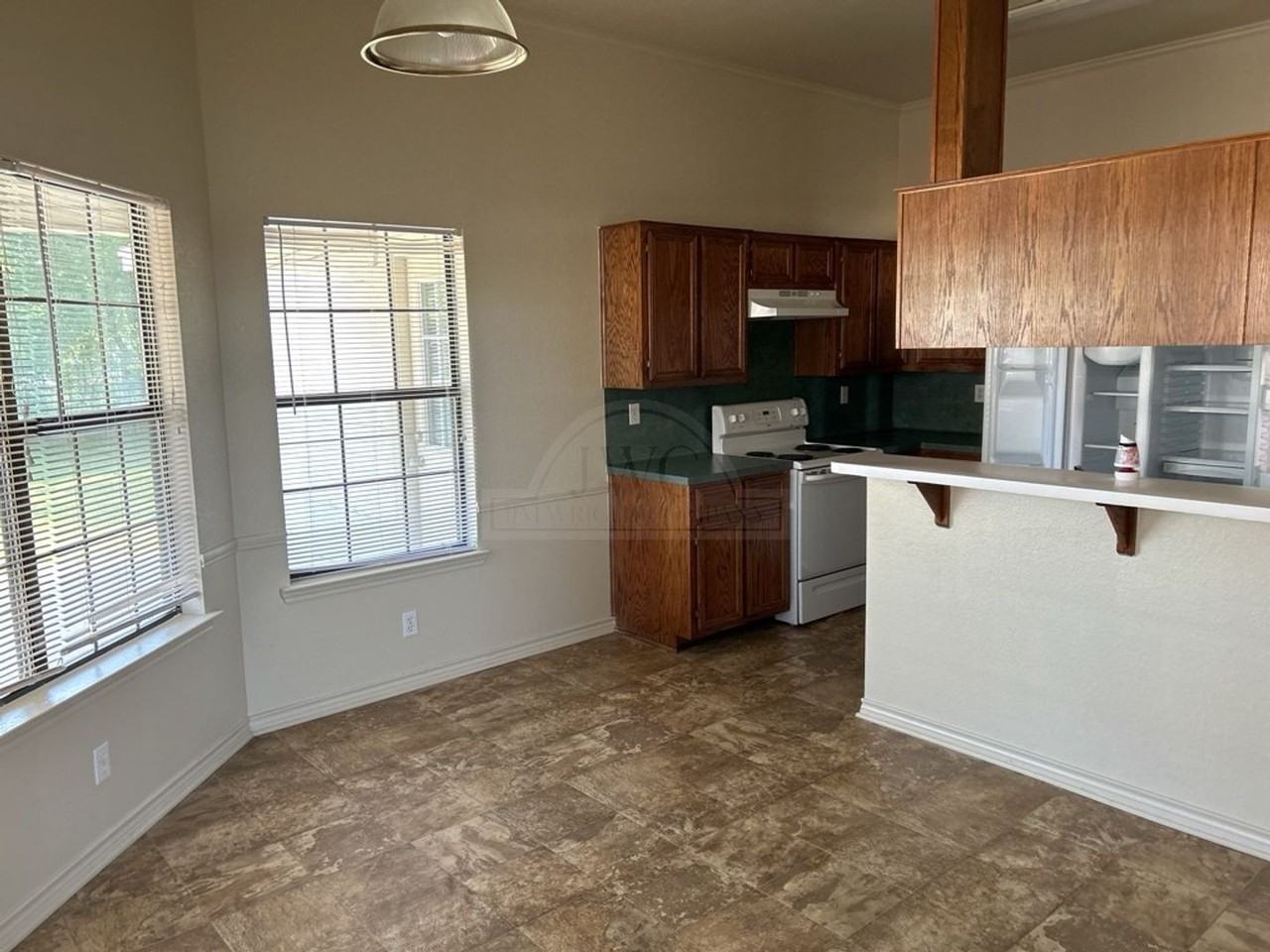 1001 Clairidge Ave - Photo 4 of 21