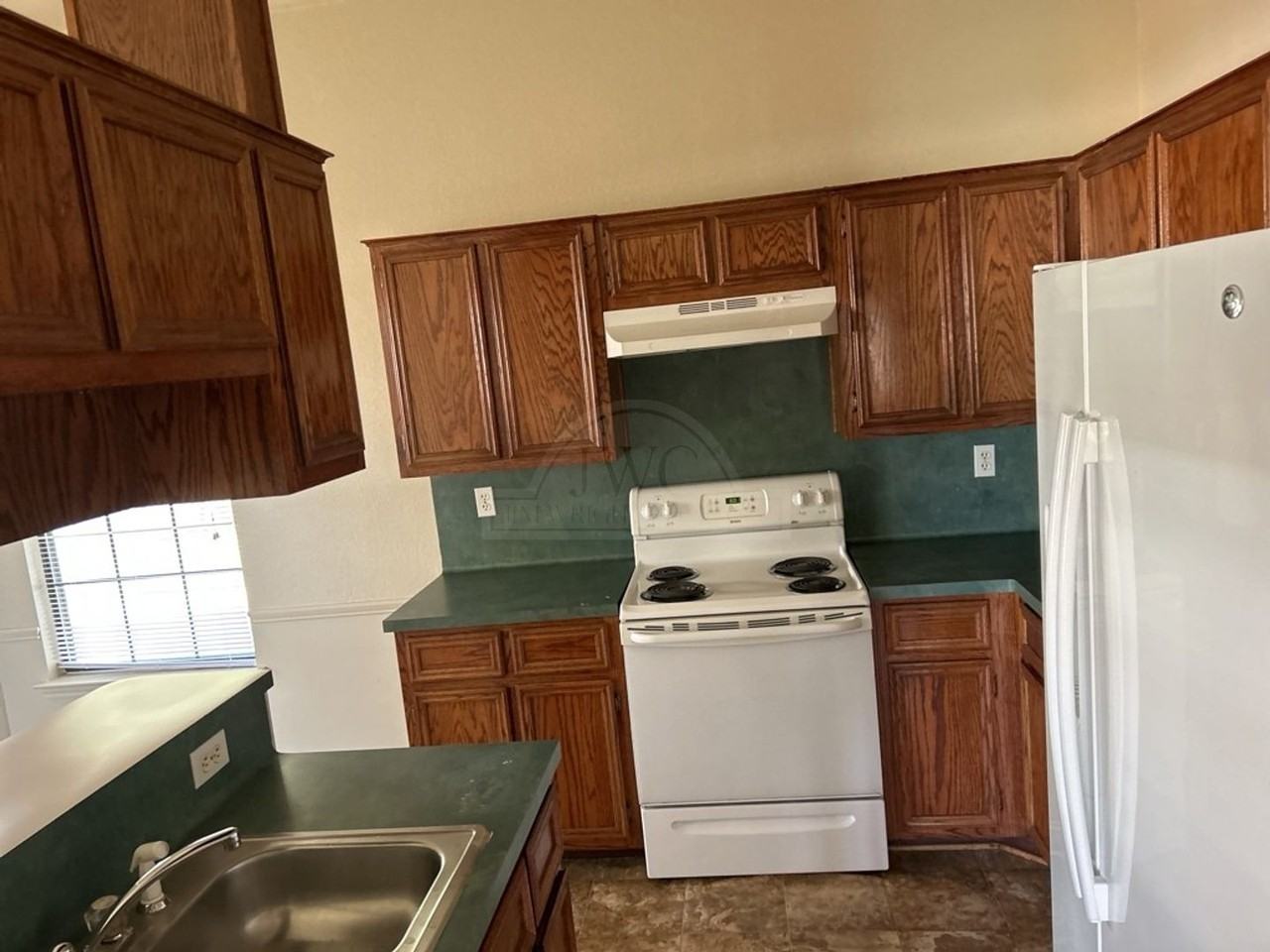 1001 Clairidge Ave - Photo 6 of 21