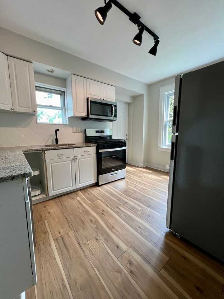 13 Kern St - Photo 7 of 19