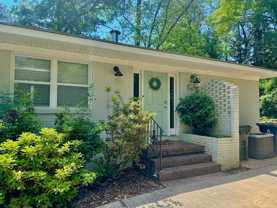 560 Sherwood Dr - Photo 1 of 1