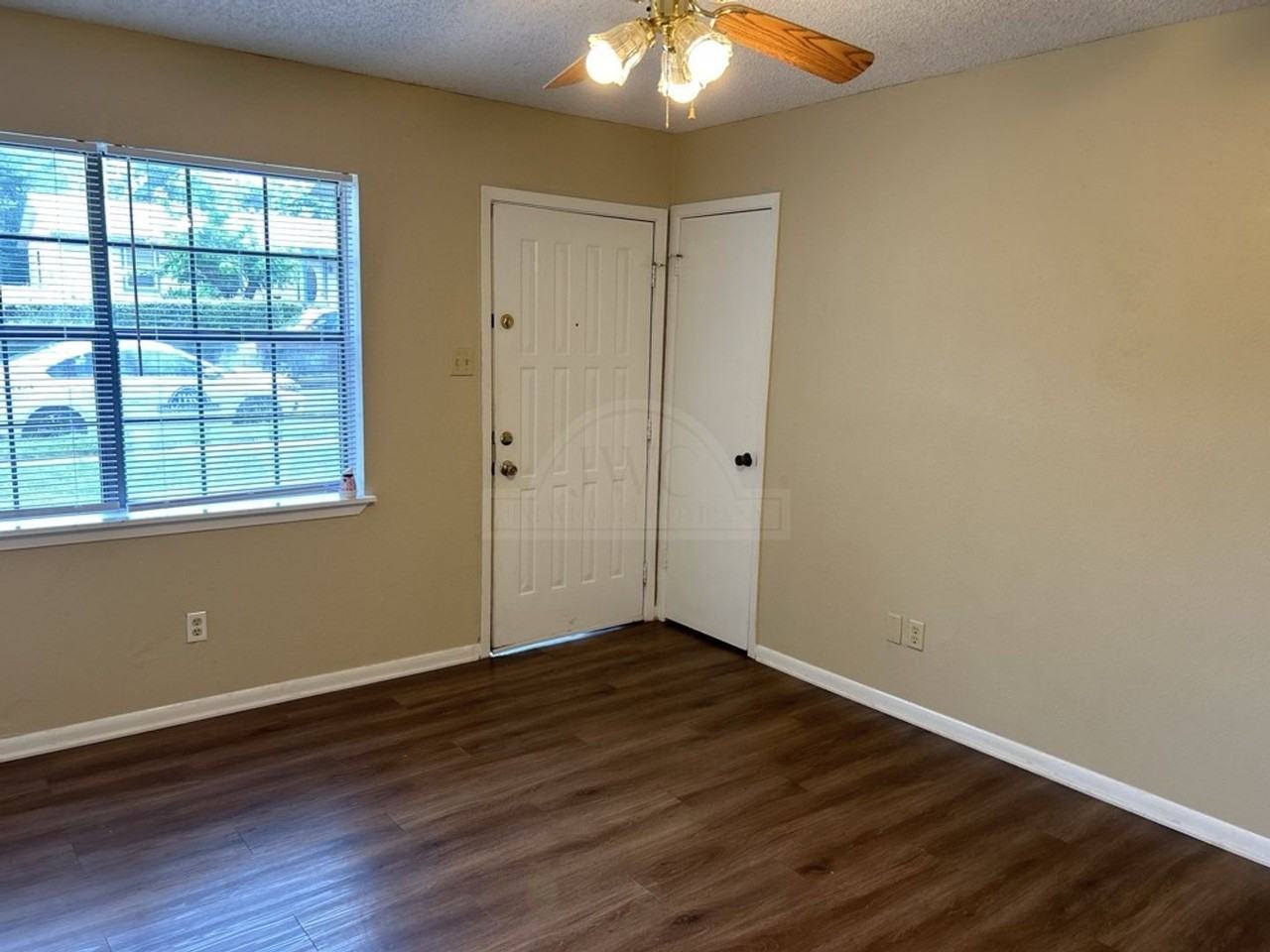 821 Michelle Drive - Photo 2 of 19